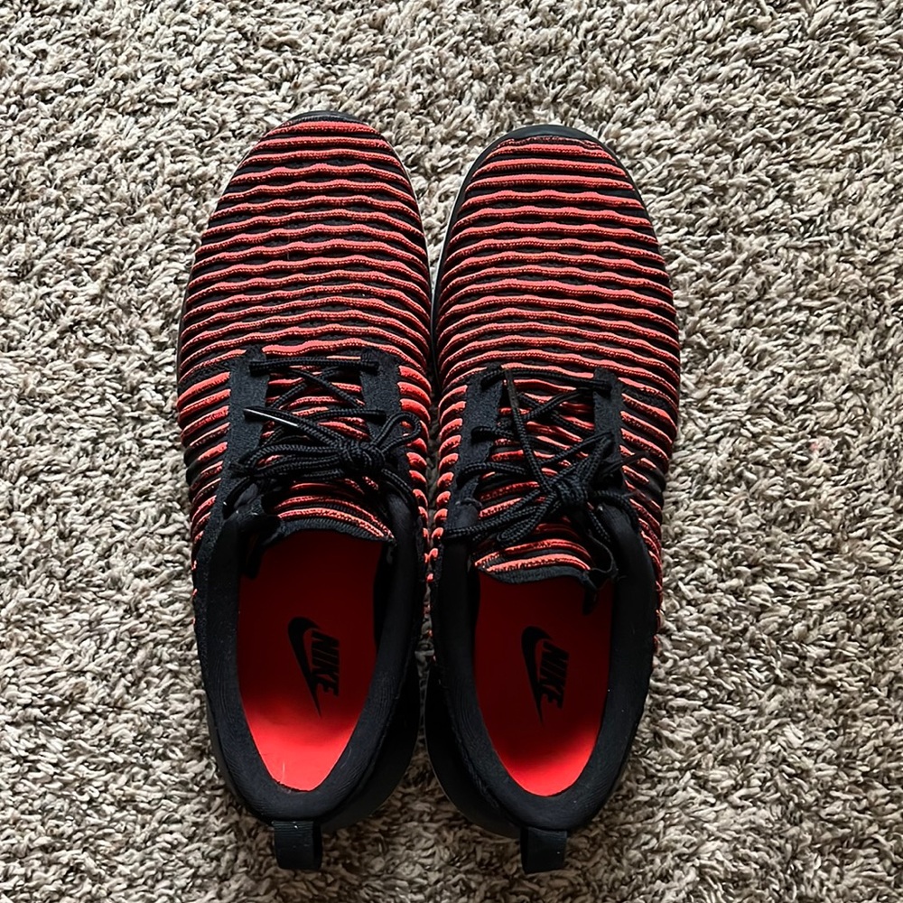 Nike tennis shoes